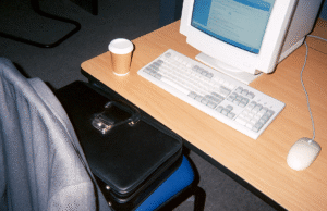 5 AIs Helped Me Write a CV Using Nothing But Basic Life Skills